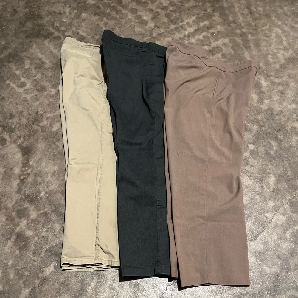 Women’s bundle of 3 pants ~ Briggs New York & Lee